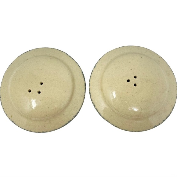 Casey Pottery. Burgundy Floral Design Salt & Pepper Shakers. Hand Made. Vintage - Picture 3 of 5
